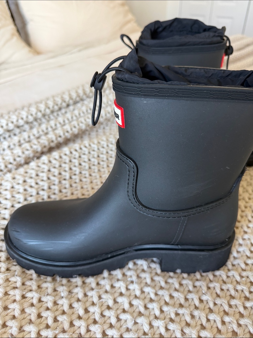 Hunter Cillian Lug Sole Bootie - Picture 10 of 10